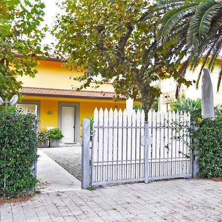 Holiday Apartments Fiumetto Marina di Pietrasanta Exterior foto